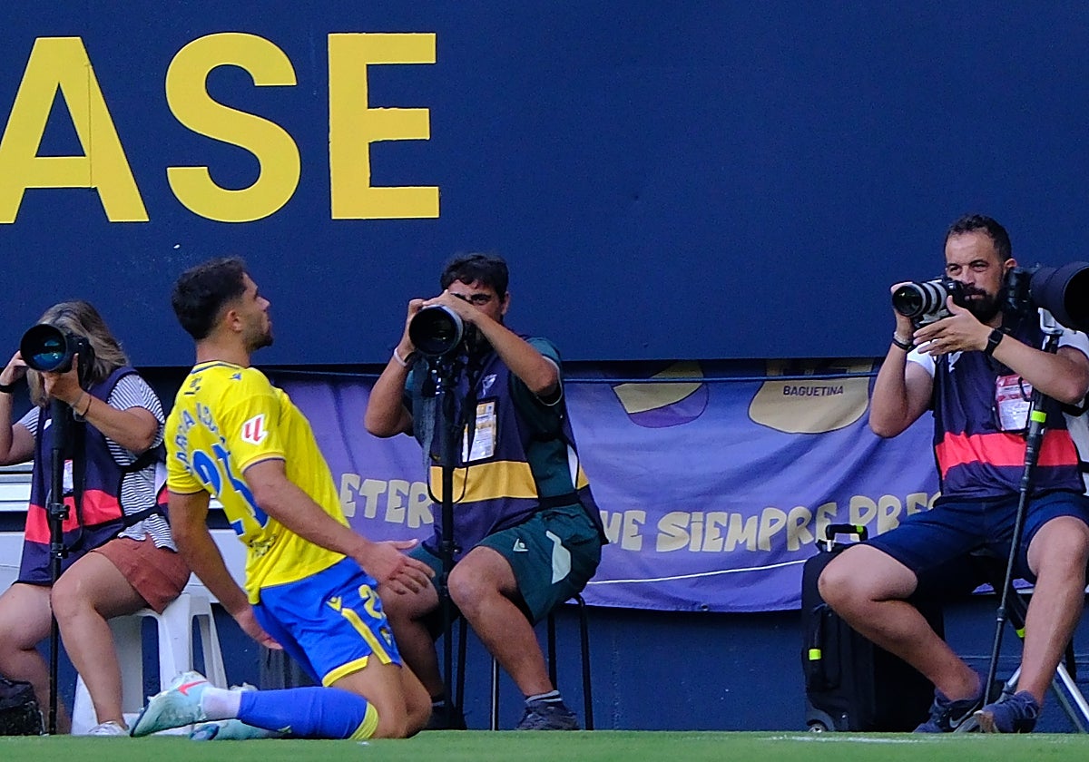 Álvaro García Pascual es el delantero centro del Cádiz CF.
