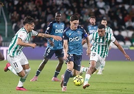 Iza se une a la lista de bajas del Cádiz CF en la visita a Murcia