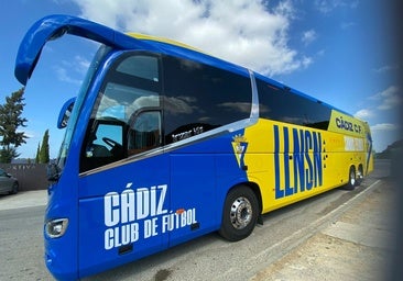 La expedición cadista volvió de madrugada a Cádiz tras un largo viaje en bus.