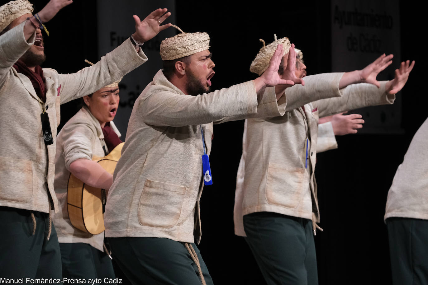 Fotos: Chirigota &#039;Çembrando coplah la comparça del pueblo&#039;