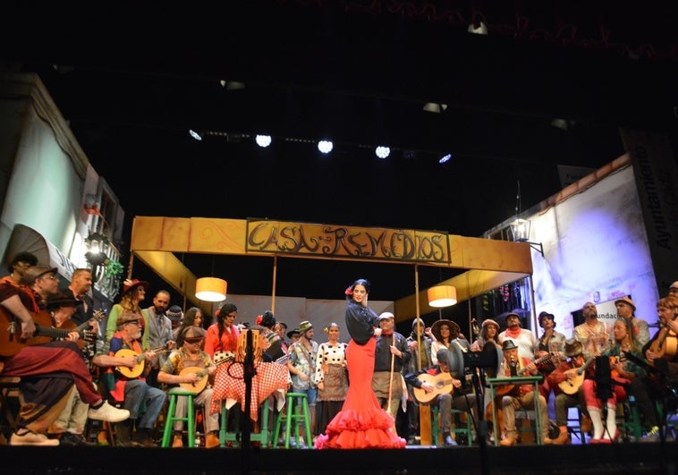 Casa Remedios esquina con Cádiz: El coro se pone flamenco