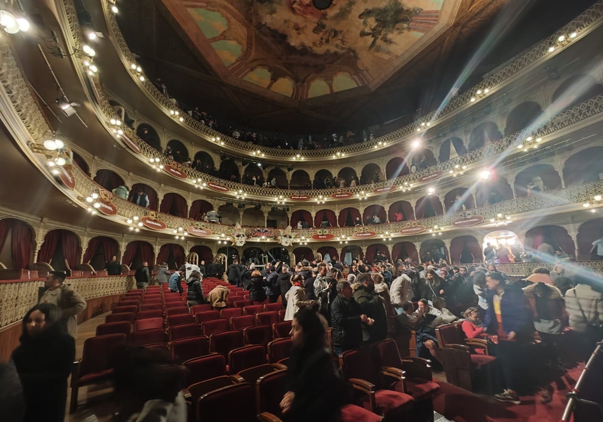 El Gran Teatro Falla al finalizar la cuarta sesión de Cuartos.