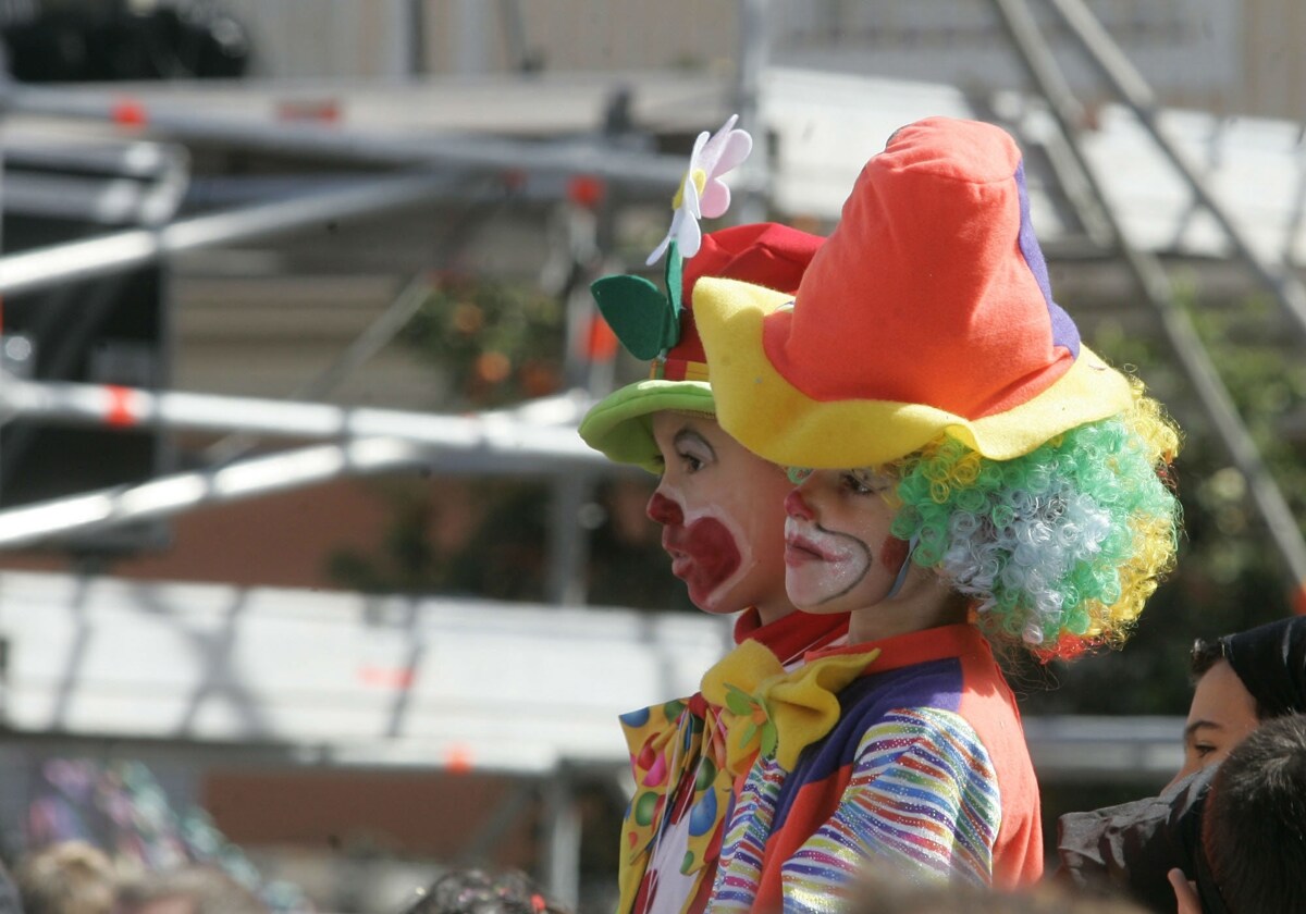 Varios niños disfrazados durante el pasado Carnaval de Cádiz.