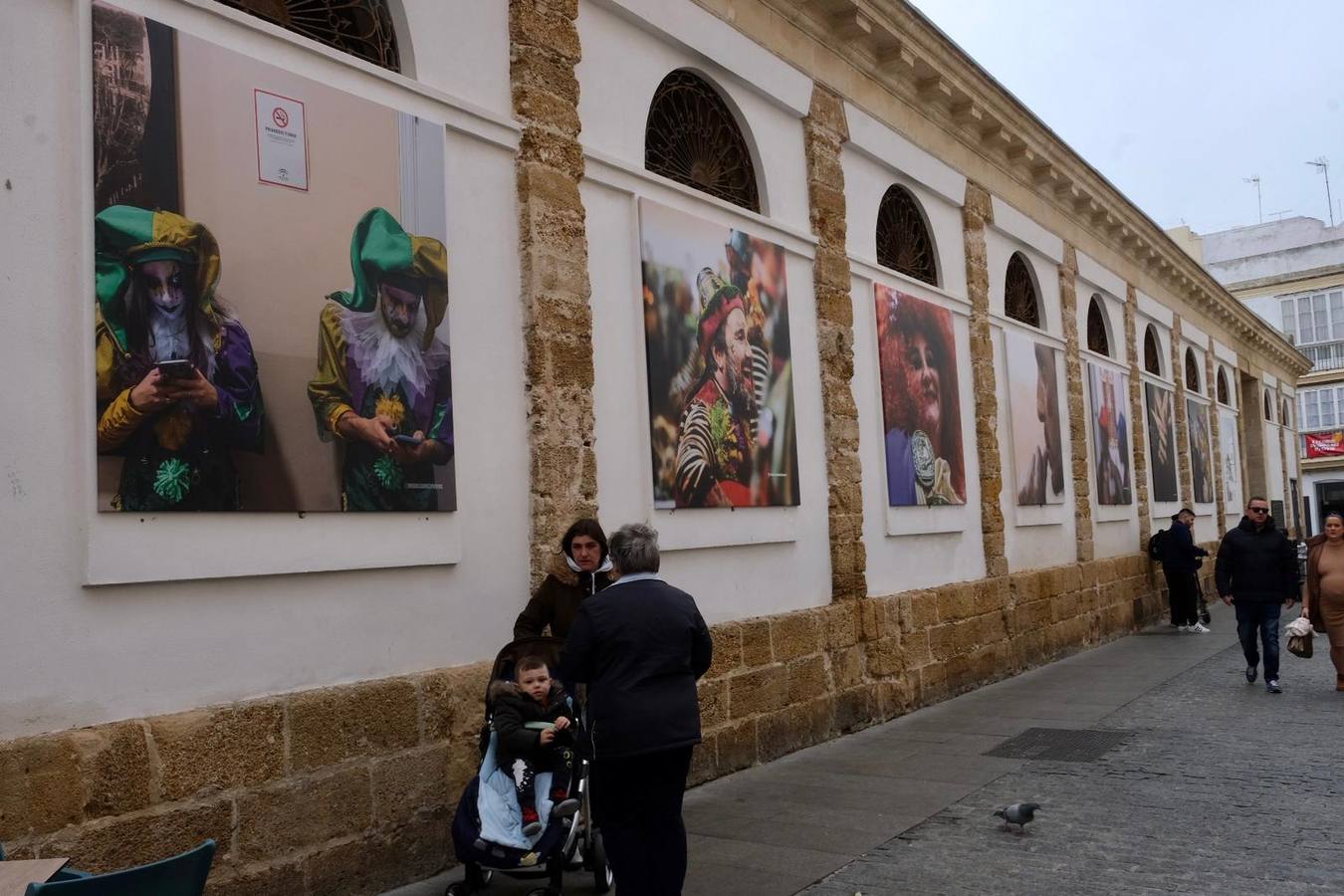 ‘El Carnaval tras la escena, tres fotógrafos y un objetivo’, en el Mercado de Abastos