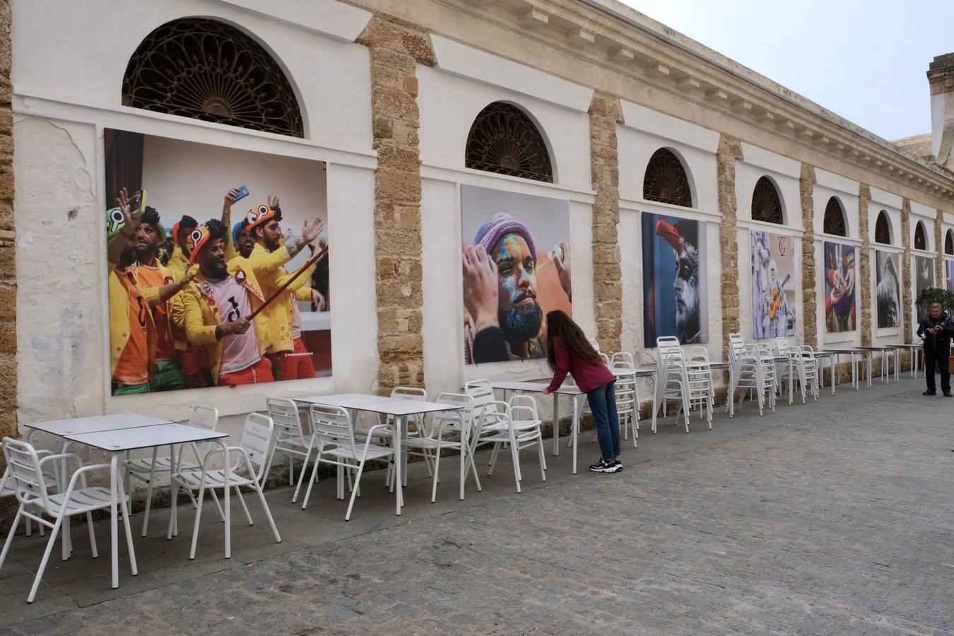 ‘El Carnaval tras la escena, tres fotógrafos y un objetivo’, en el Mercado de Abastos