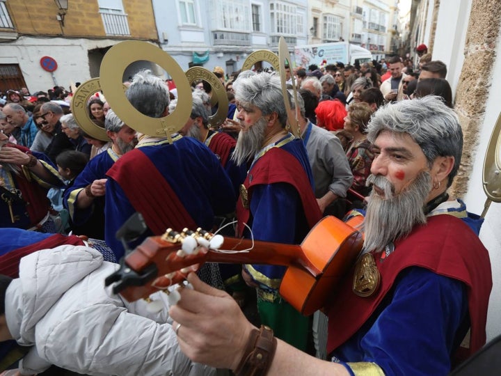 Fotos: Y Cádiz ya vive el Carnaval en la calle