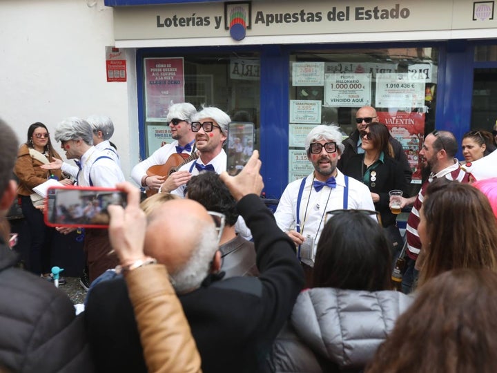 Fotos: Y Cádiz ya vive el Carnaval en la calle