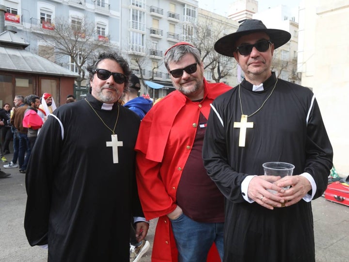 Fotos: Y Cádiz ya vive el Carnaval en la calle