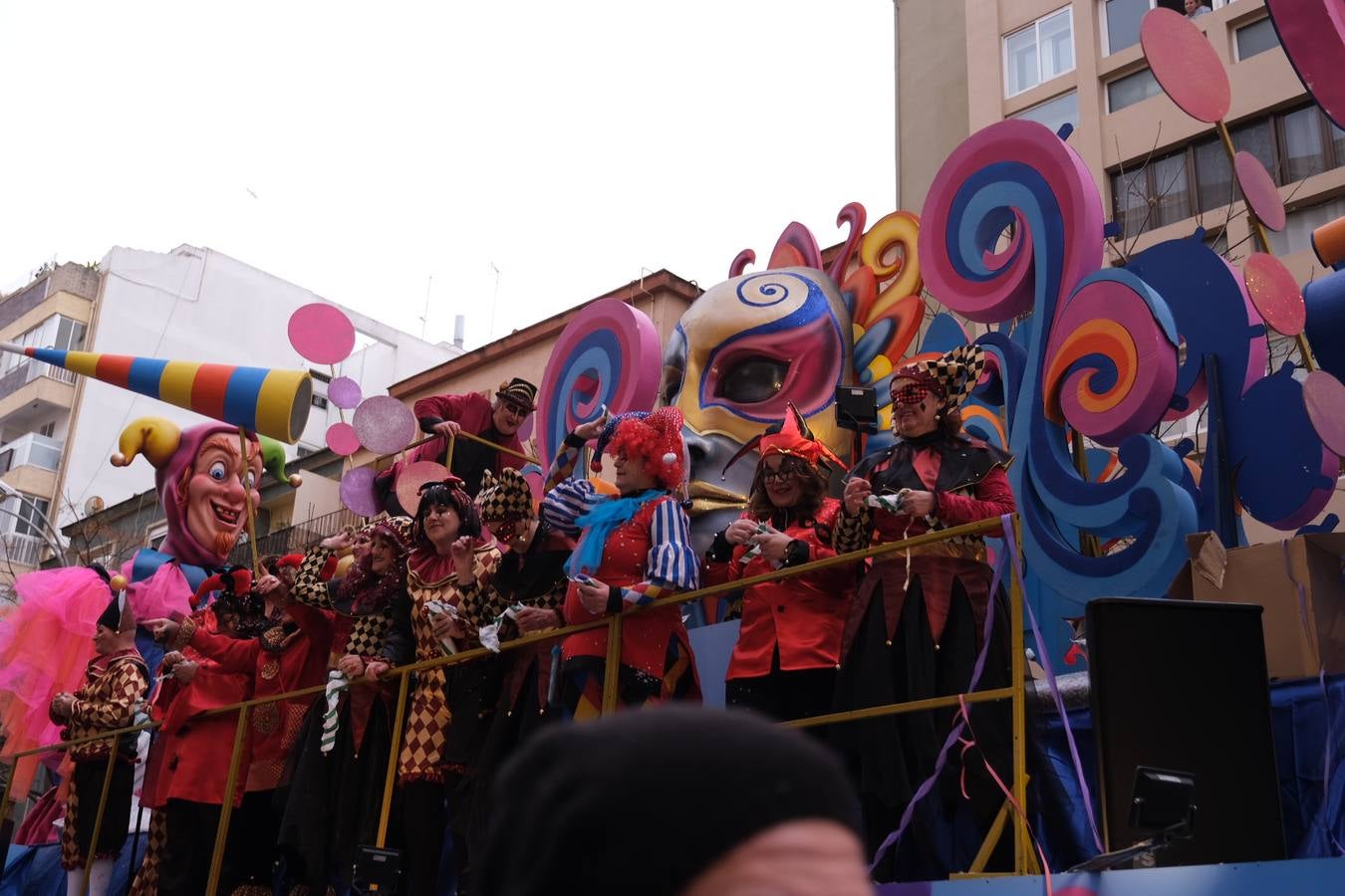 Fotos: las mejores imágenes de la Cabalgata Magna del Carnaval de Cádiz