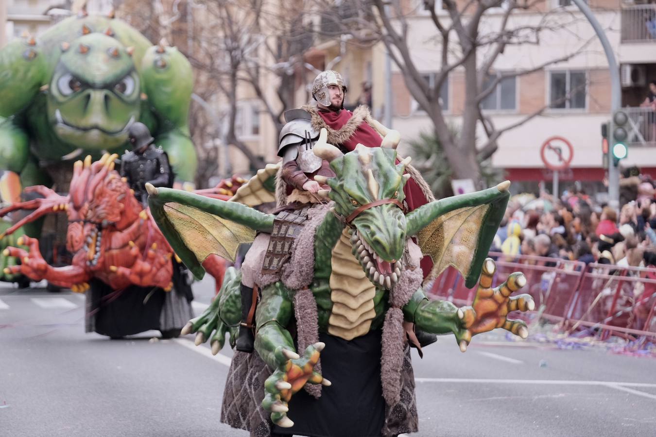 Fotos: las mejores imágenes de la Cabalgata Magna del Carnaval de Cádiz