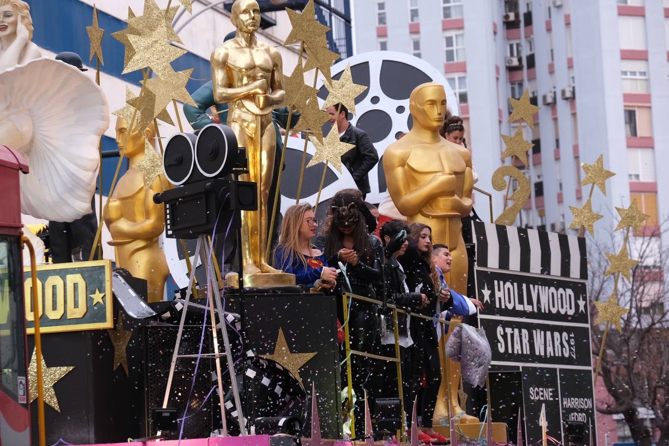 Fotos: las mejores imágenes de la Cabalgata Magna del Carnaval de Cádiz