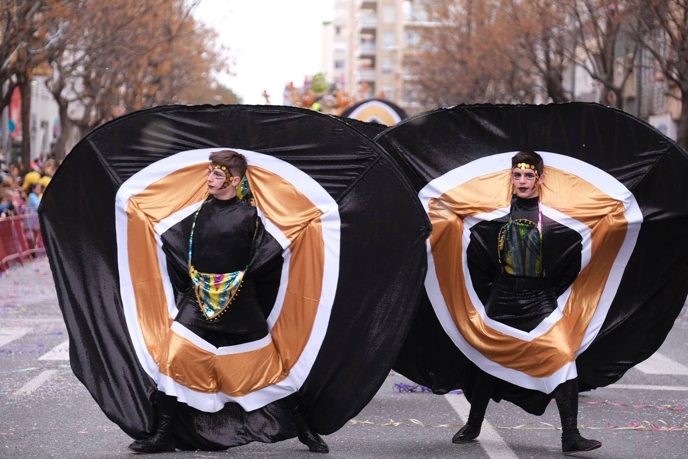 Fotos: las mejores imágenes de la Cabalgata Magna del Carnaval de Cádiz