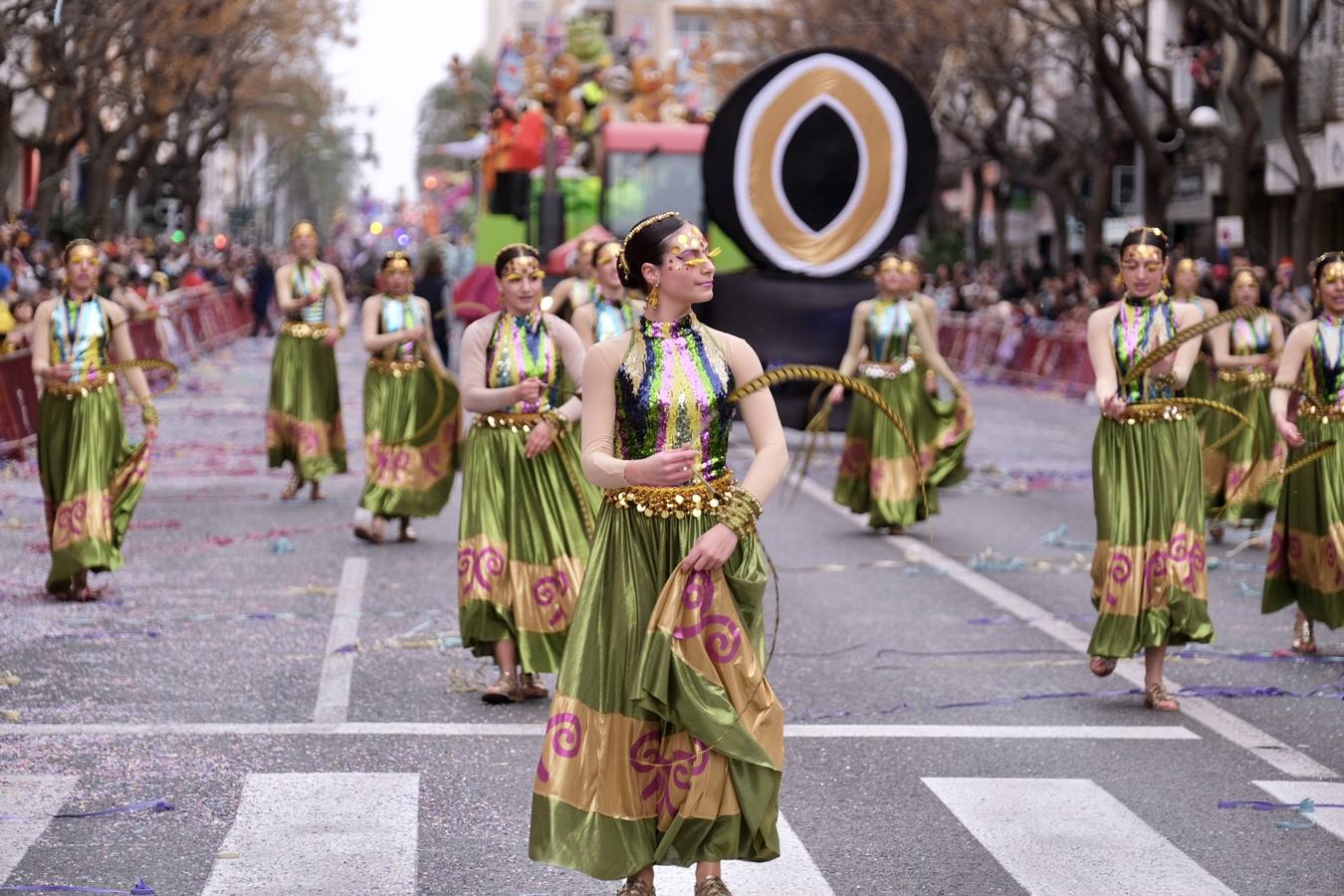 Fotos: las mejores imágenes de la Cabalgata Magna del Carnaval de Cádiz