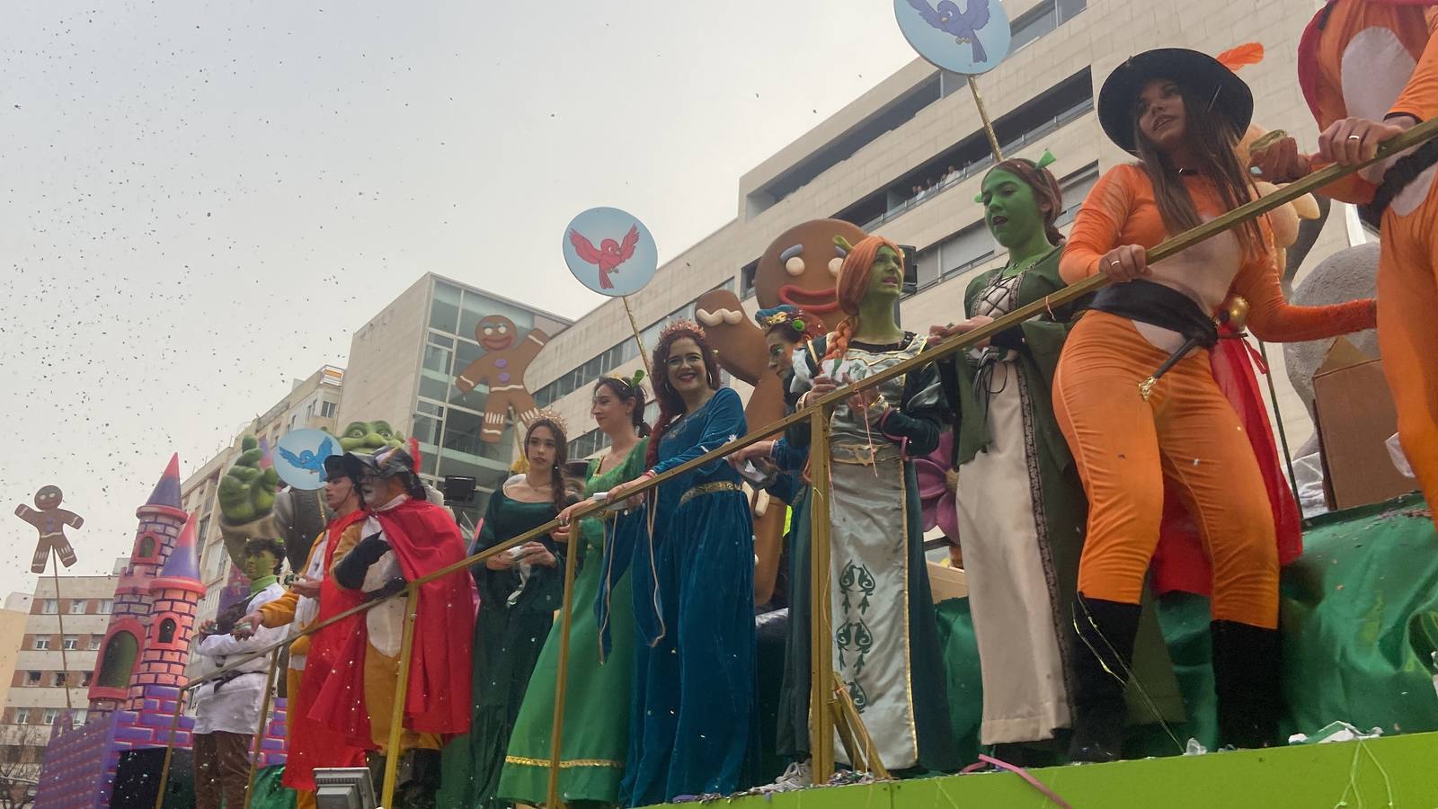 Fotos: las mejores imágenes de la Cabalgata Magna del Carnaval de Cádiz