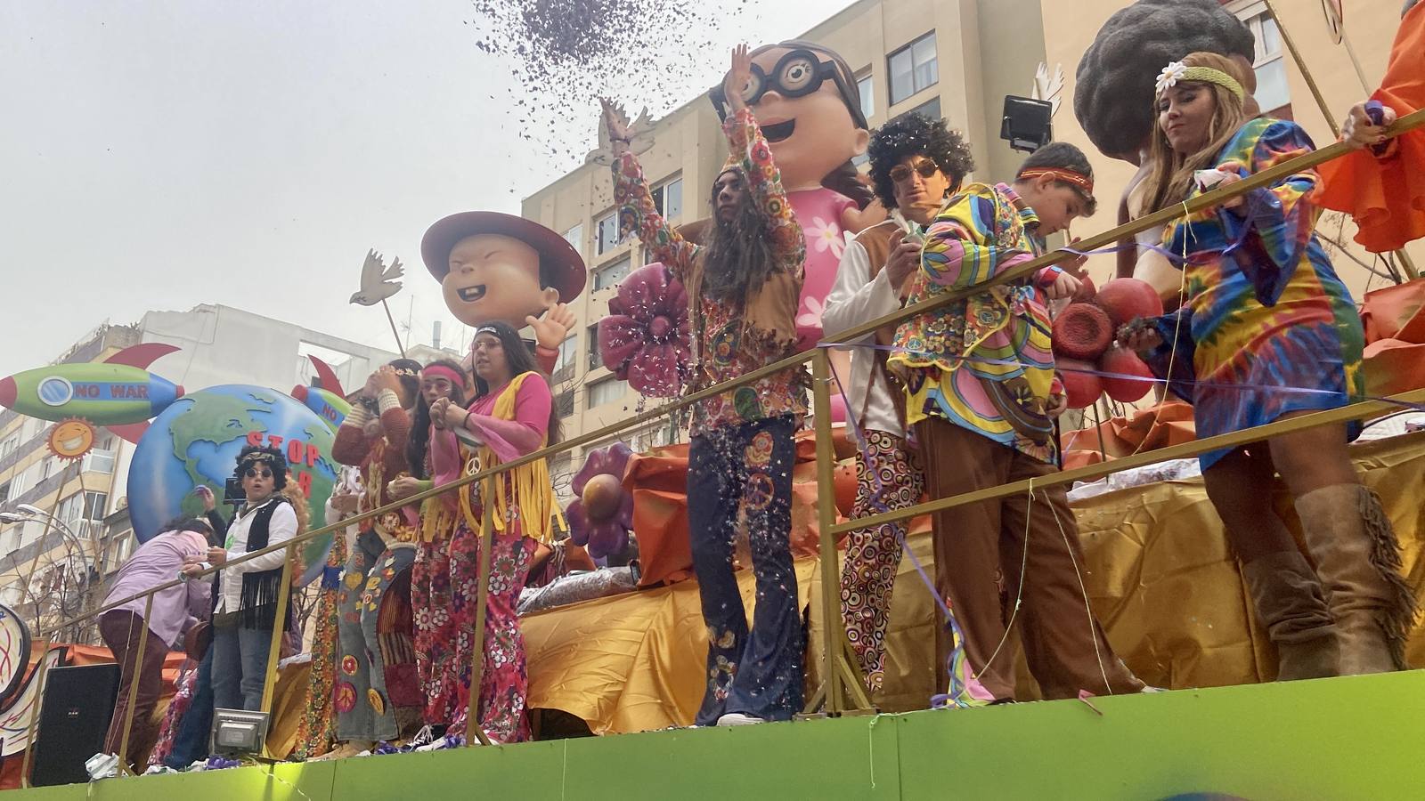 Fotos: las mejores imágenes de la Cabalgata Magna del Carnaval de Cádiz