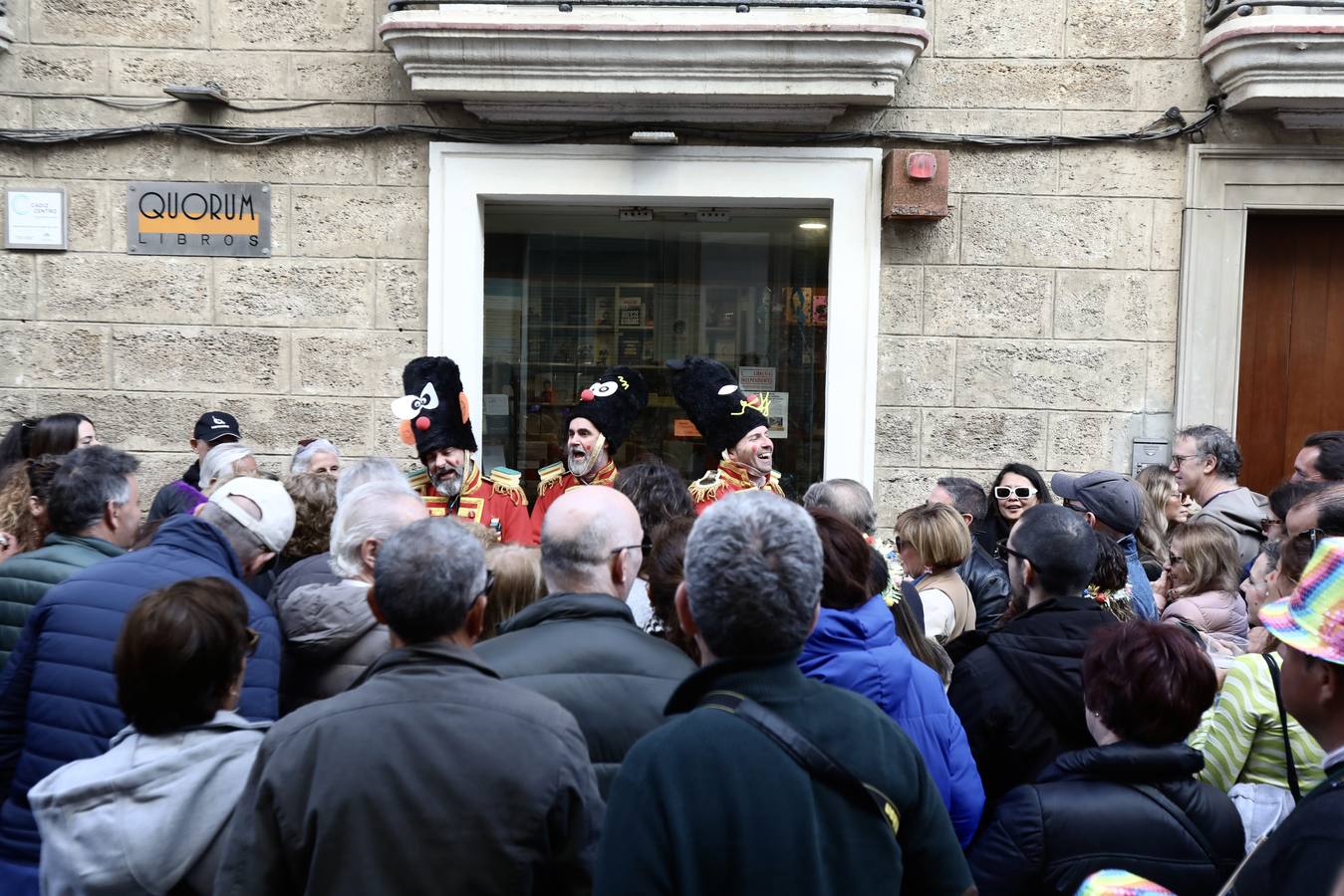 Las imágenes del Domingo de Piñata en el Carnaval de Cádiz 2023