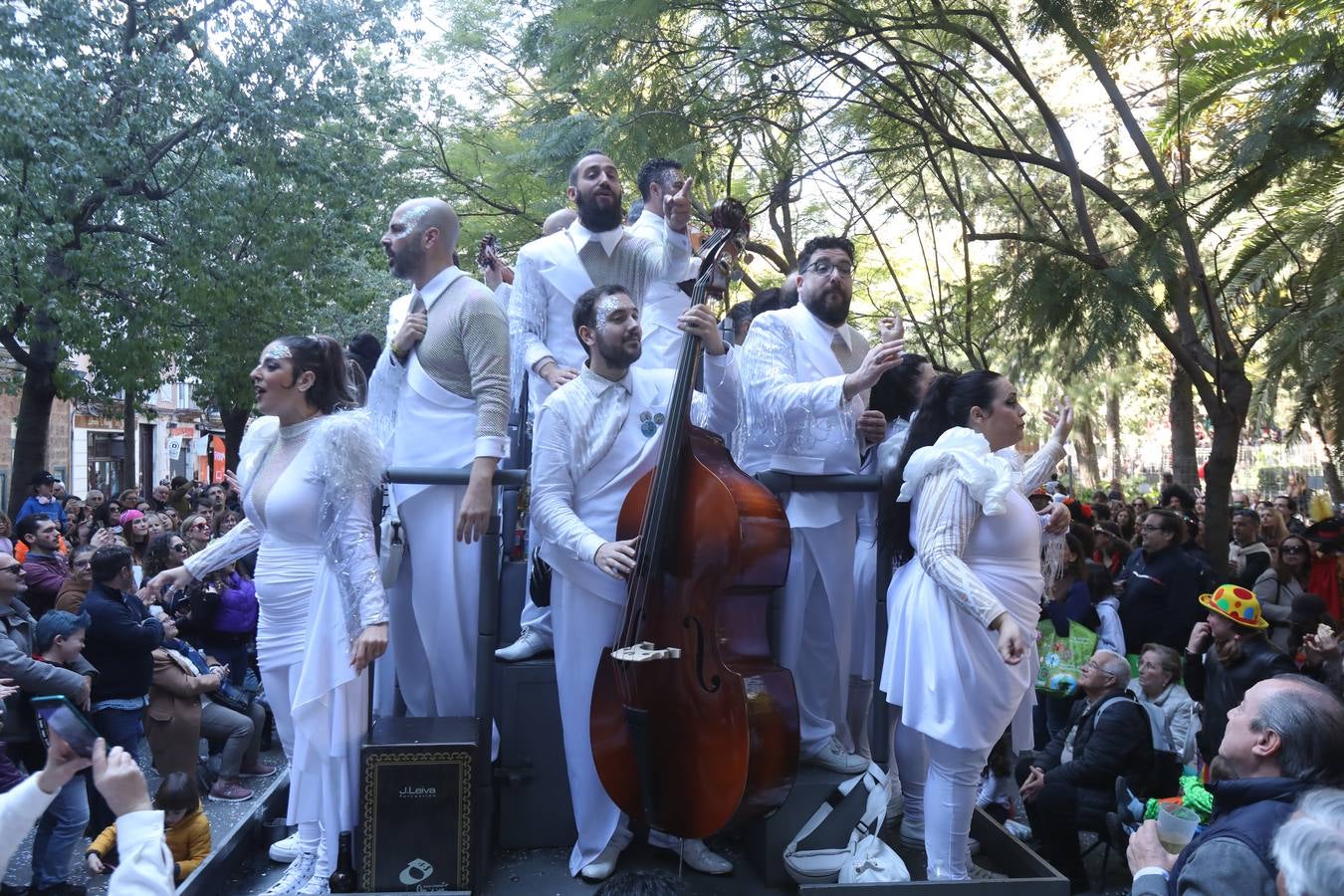 Las imágenes del Domingo de Piñata en el Carnaval de Cádiz 2023