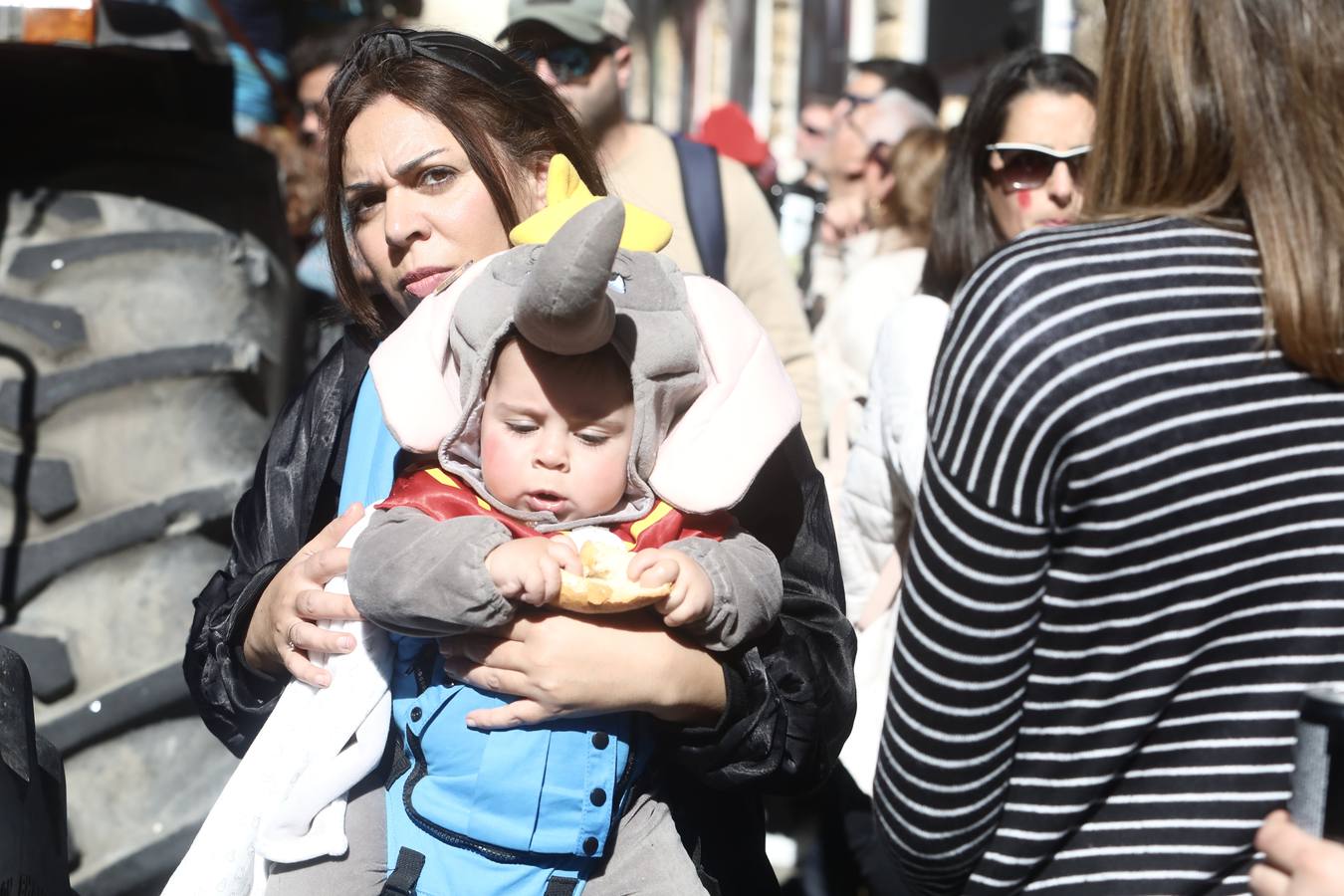 Las imágenes del Domingo de Piñata en el Carnaval de Cádiz 2023