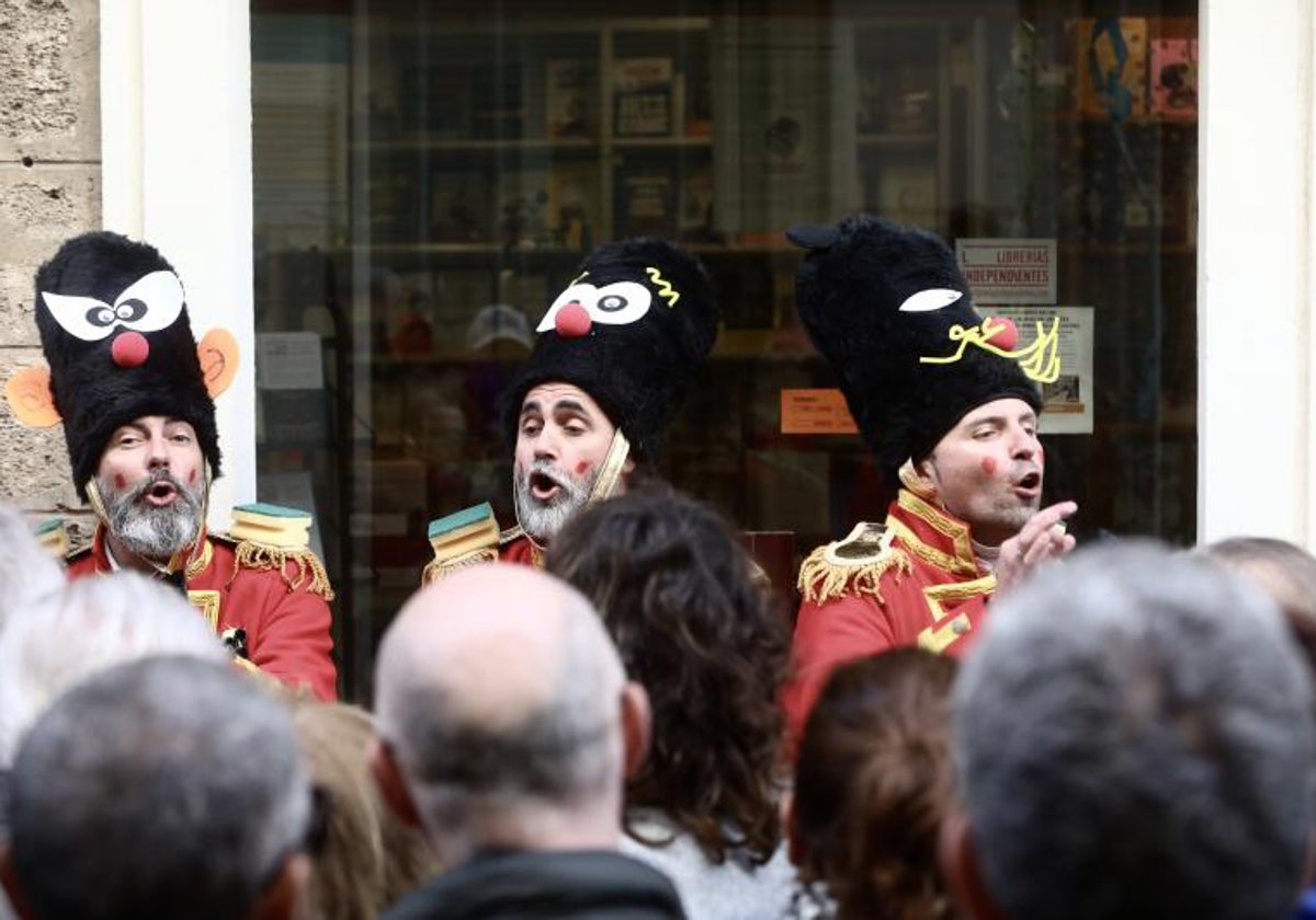 Una agrupación, en las calles el pasado Carnaval 2023.