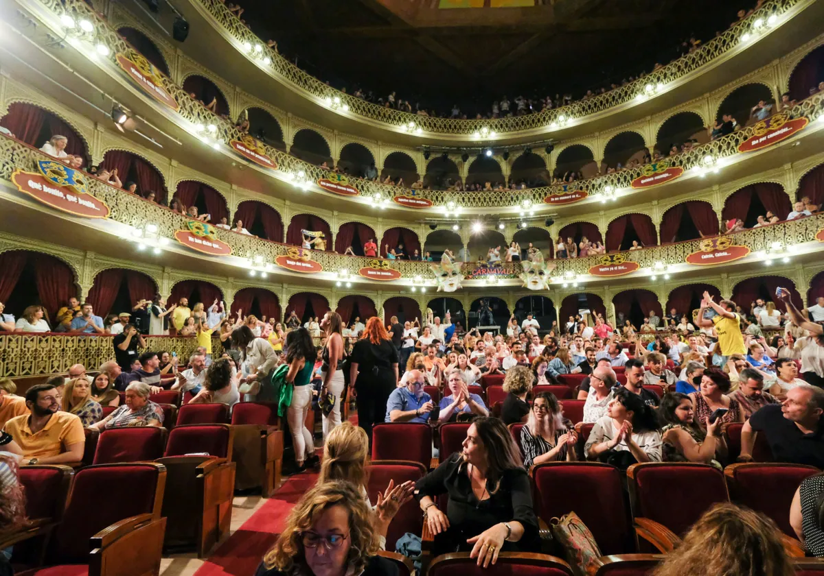 Guía para ir a una sesión del COAC 2024 en el Teatro Falla de Cádiz