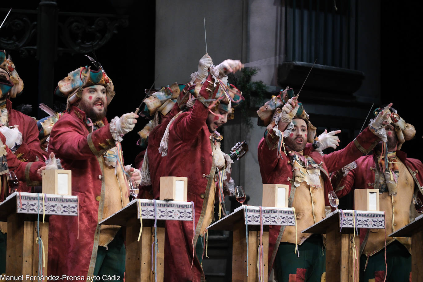 FOTOS: La compasa de los hermanos Pastrana &#039;Vuelve ya el 3x4&#039; en el COAC 2024