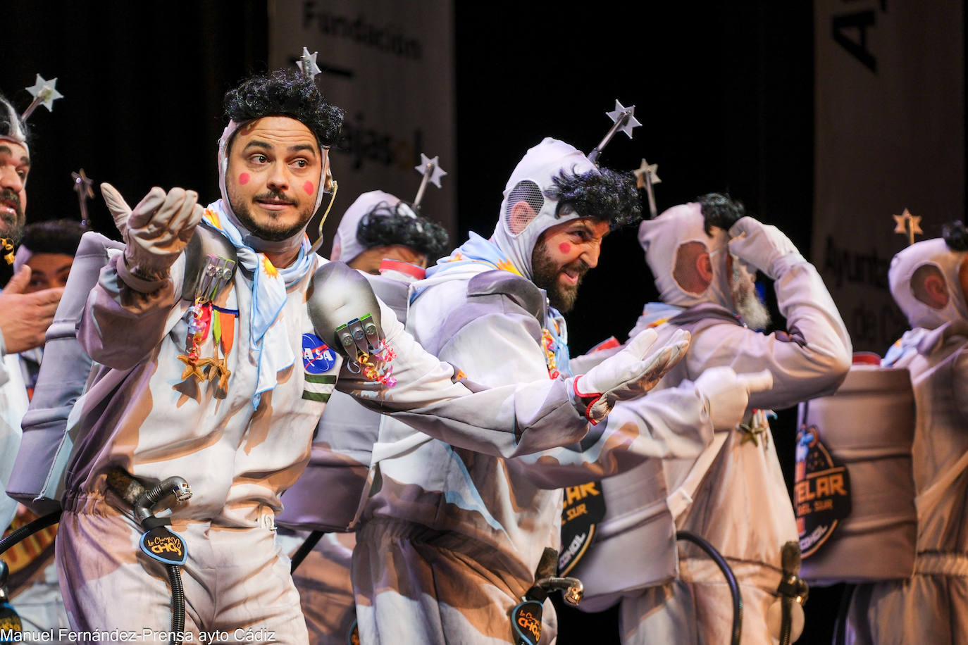 Fotos: &#039;Cariño...necesito mi espacio&#039; cuaja gran actuación en el Gran Teatro Falla