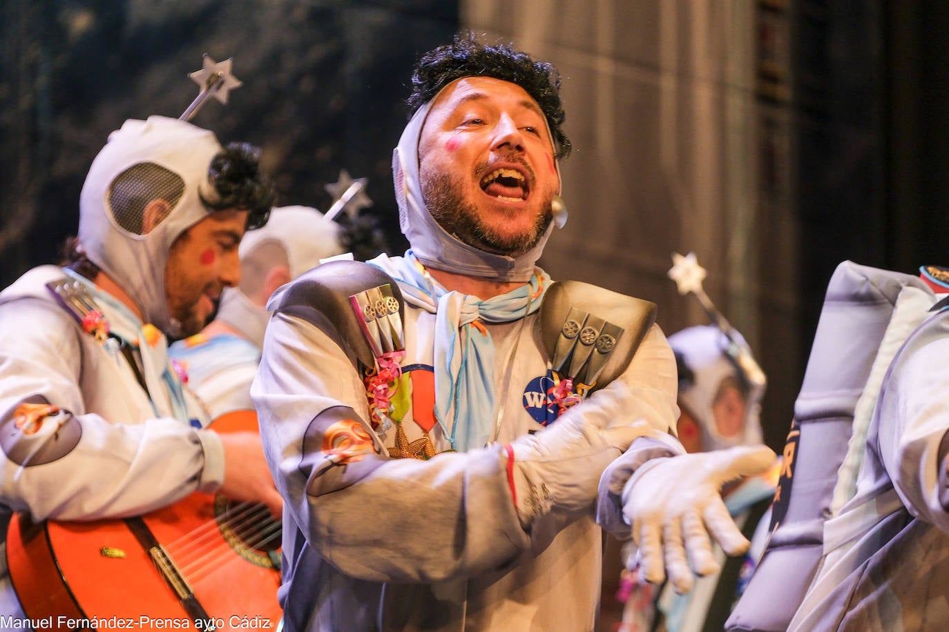 Fotos: &#039;Cariño...necesito mi espacio&#039; cuaja gran actuación en el Gran Teatro Falla