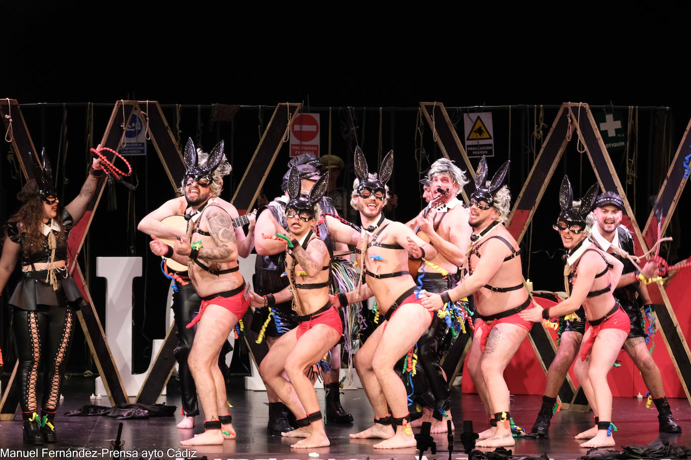 FOTOS: Chirigota &#039;Sácamela de la boca&#039; en el COAC 2024, Carnaval de Cádiz