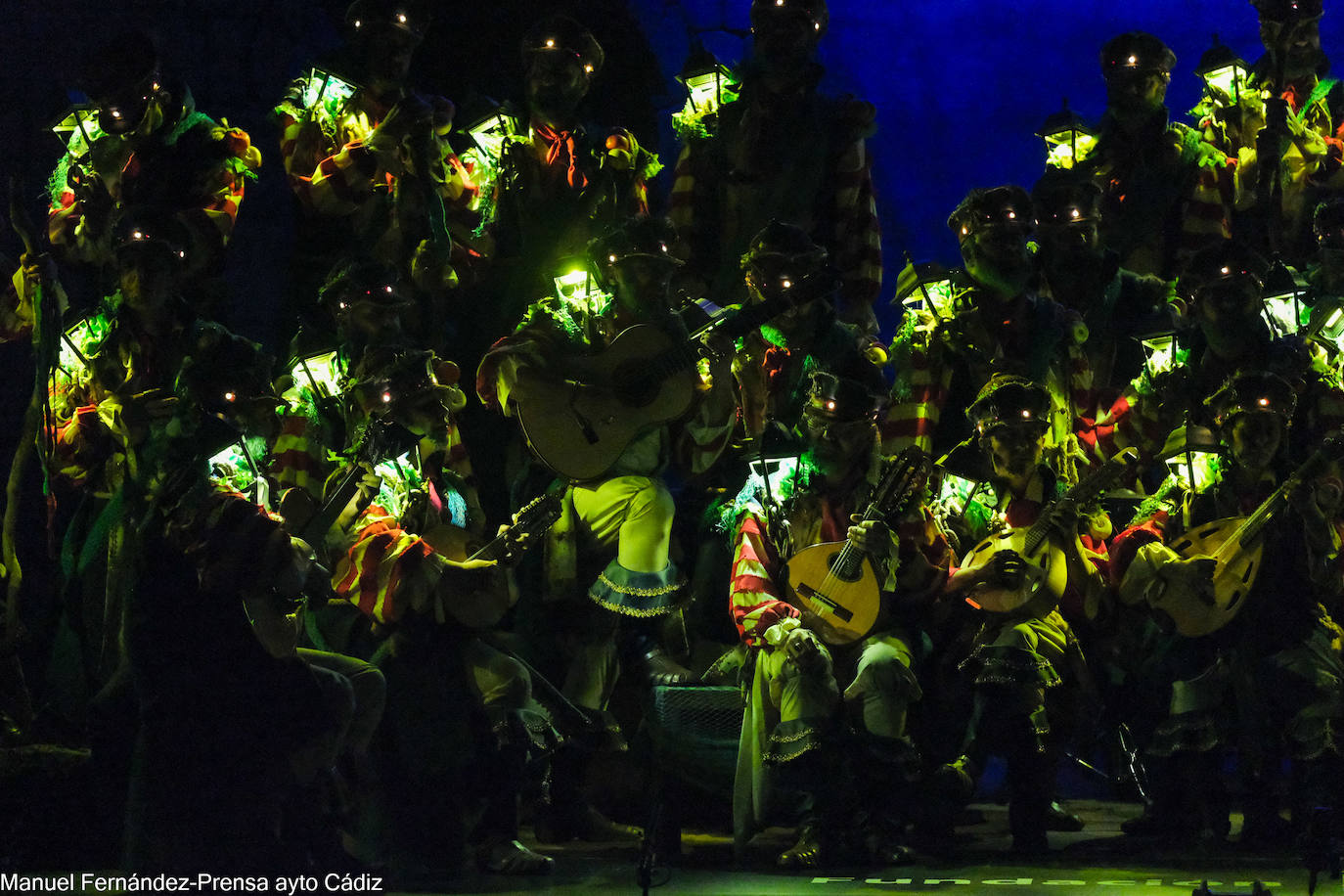 Fotos: &#039;Los Iluminados&#039; abren la décima sesión de preliminares