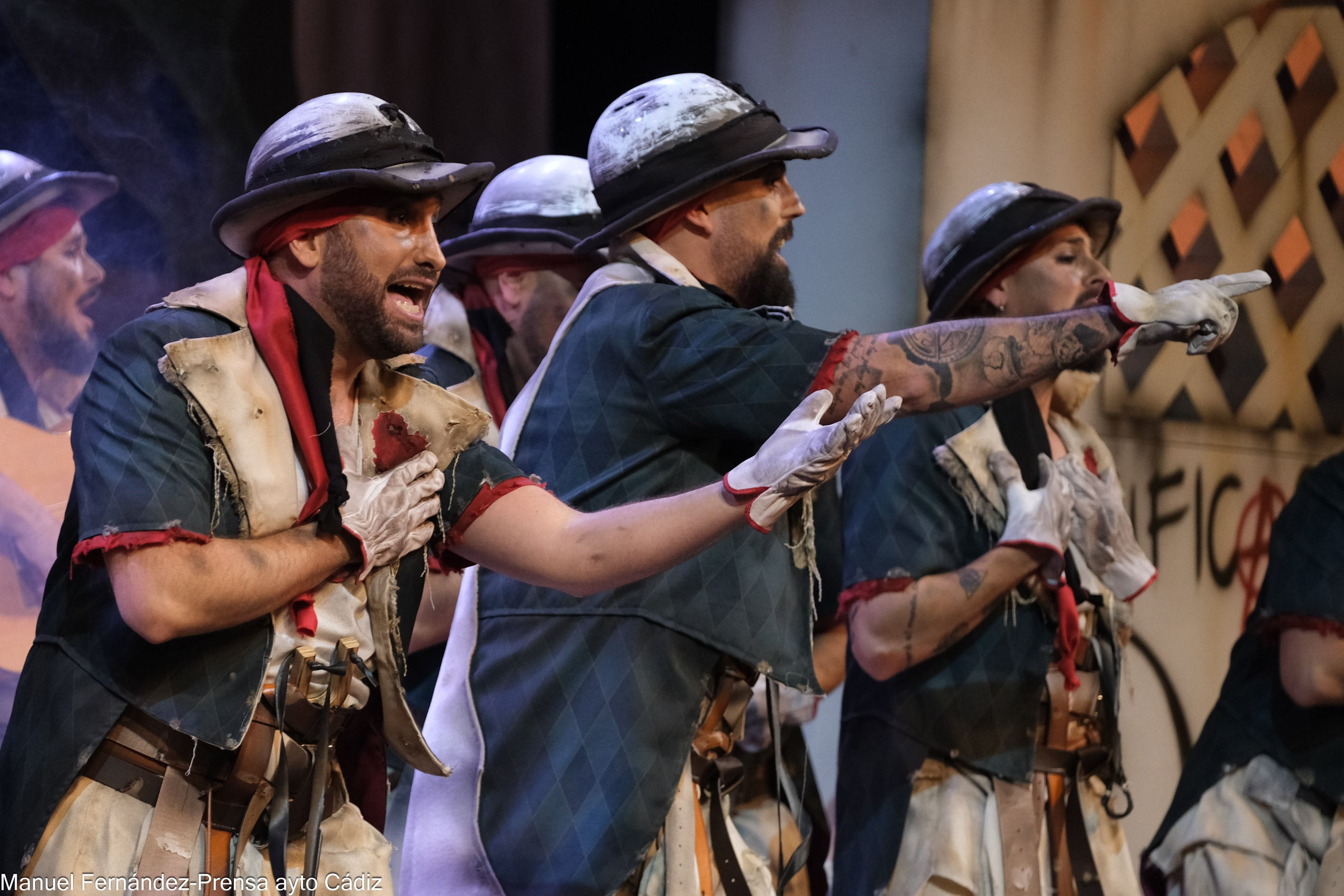 Fotos: &#039;Los sacrificaos&#039; conquistan en preliminares