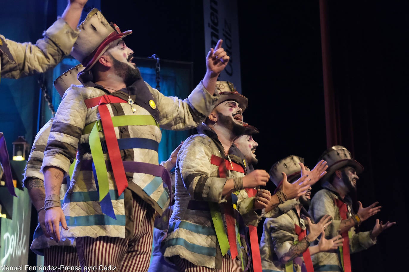 FOTOS: La comparsa &#039;Donde fuimos felices&#039; en el COAC 2024, del Carnaval de Cádiz