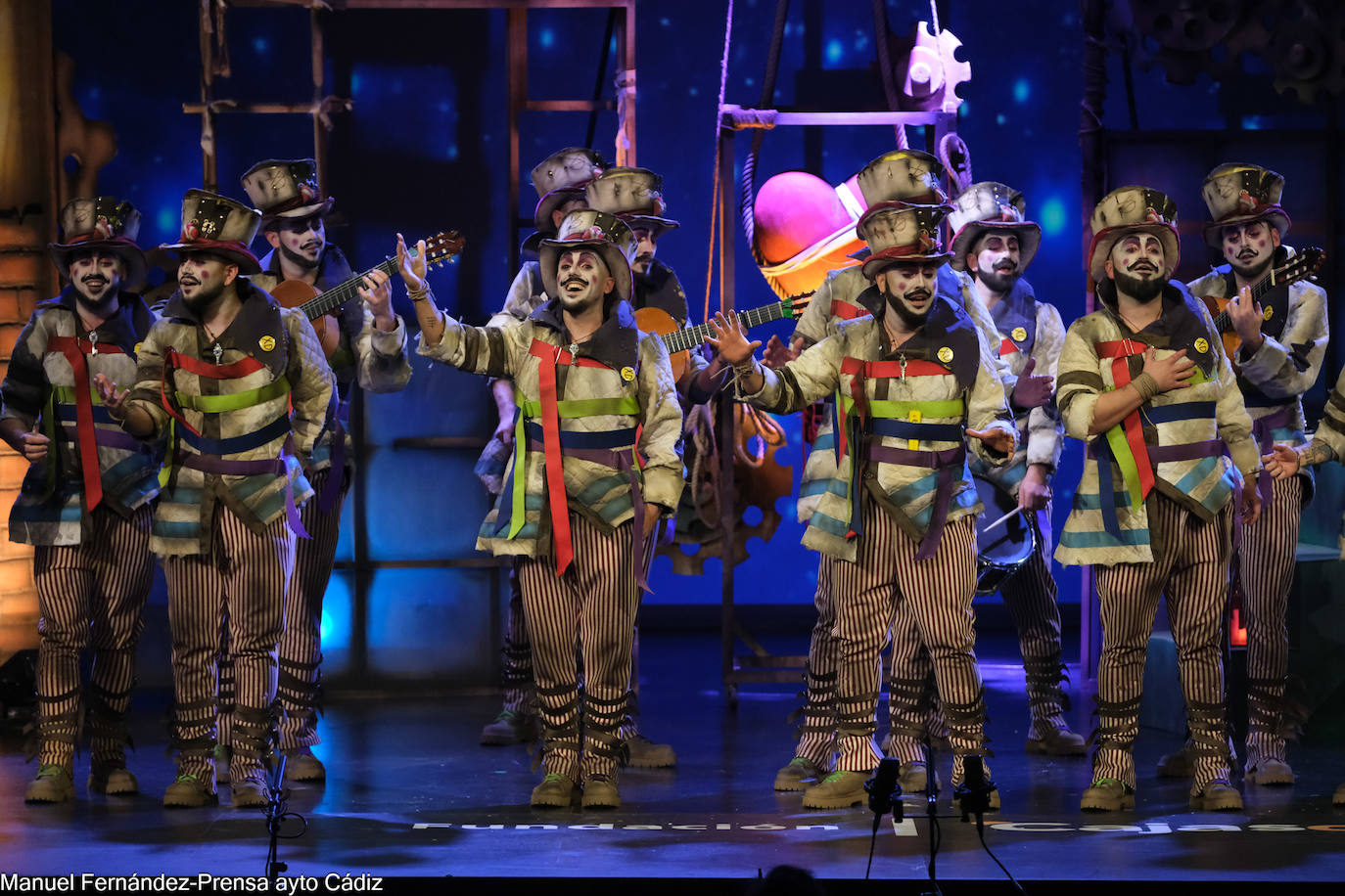 FOTOS: La comparsa &#039;Donde fuimos felices&#039; en el COAC 2024, del Carnaval de Cádiz