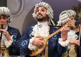 FOTOS: Chirigota 'La chirigota clásica' de Manolín Santander y Manuel Sánchez Reyes en el COAC 2024, del Carnaval de Cádiz