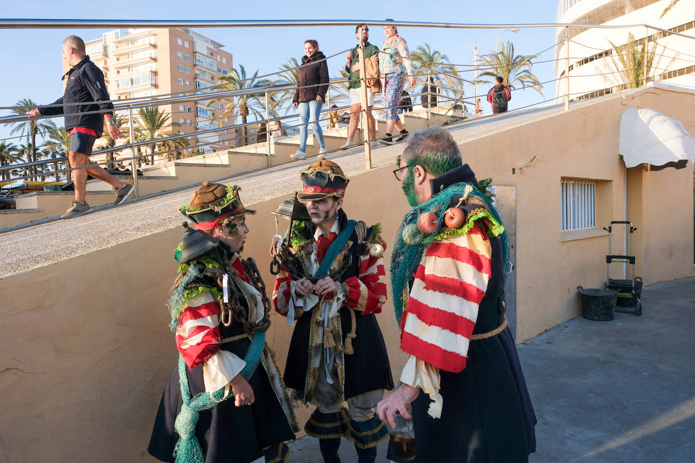 Fotos: &#039;Los iluminados&#039; se embriagan de luz en La Caleta antes de marchar al Falla