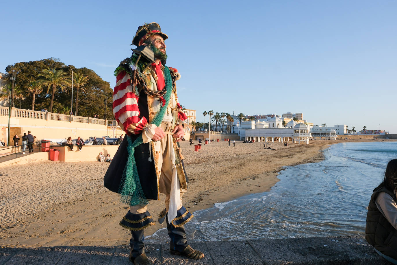 Fotos: &#039;Los iluminados&#039; se embriagan de luz en La Caleta antes de marchar al Falla