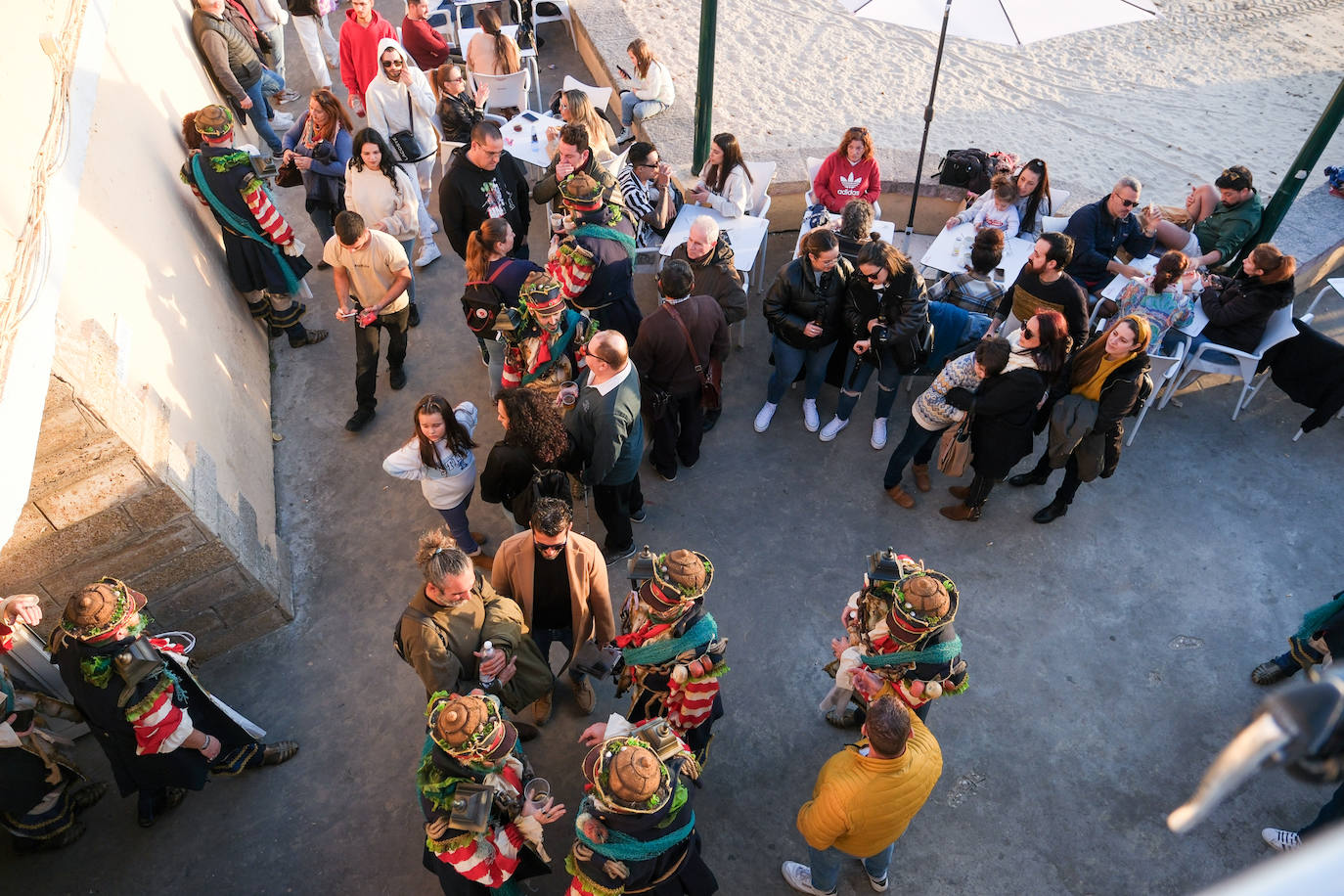 Fotos: &#039;Los iluminados&#039; se embriagan de luz en La Caleta antes de marchar al Falla