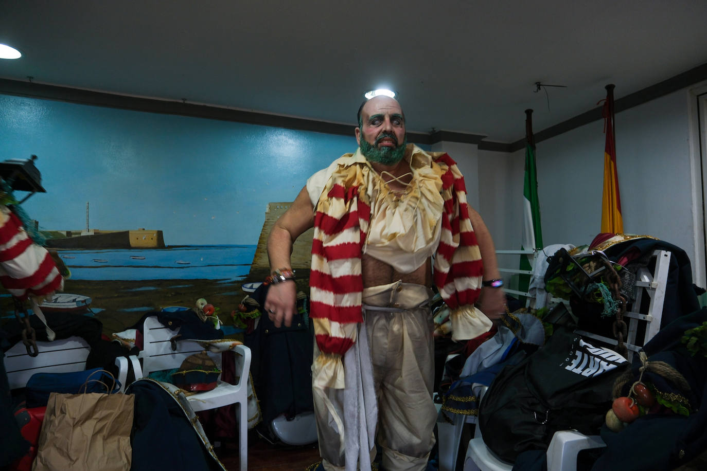 Fotos: &#039;Los iluminados&#039; se embriagan de luz en La Caleta antes de marchar al Falla