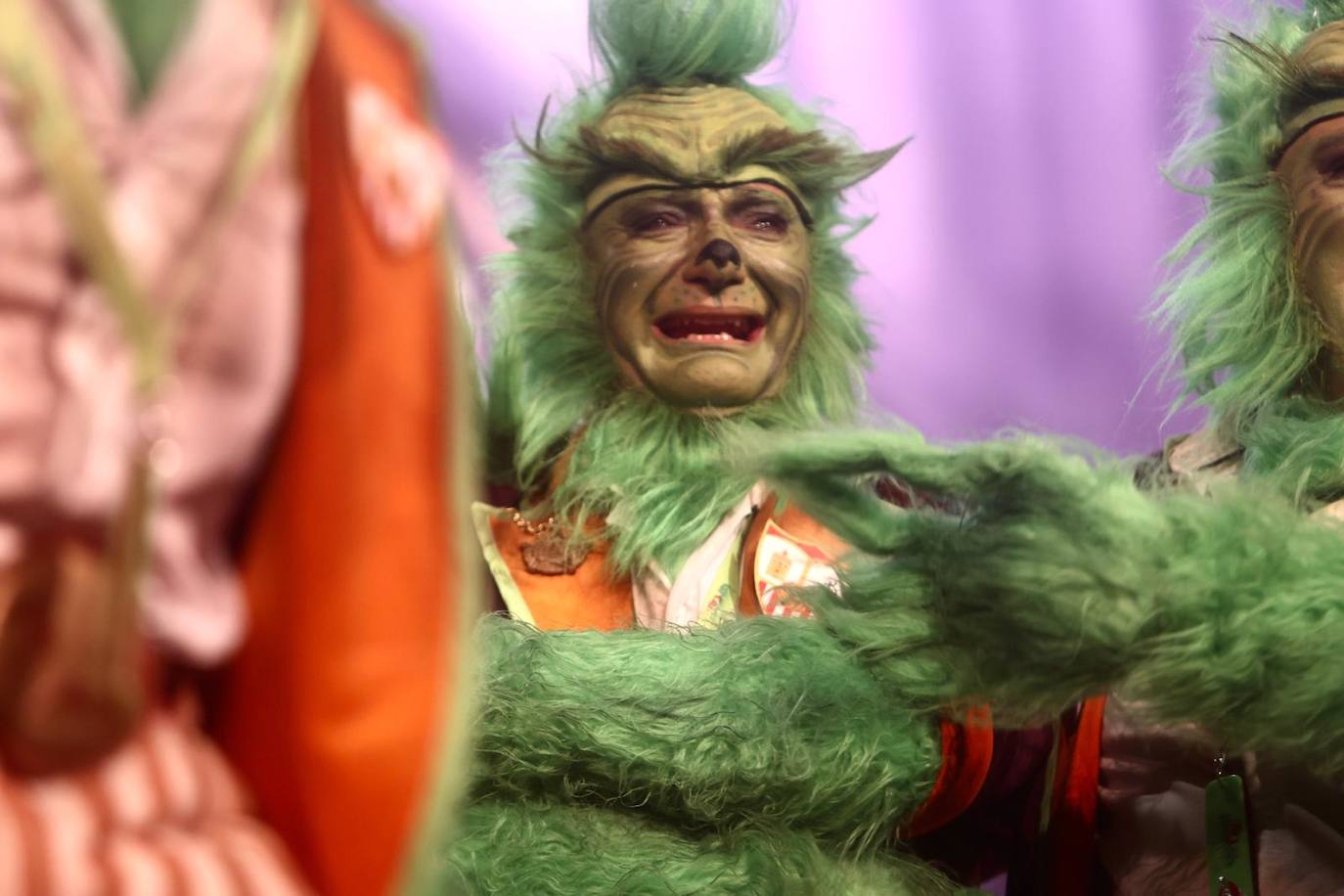 Una de animales en el Falla: ovejas negras, grinchs y el fondo marino de la Caleta, en camerinos