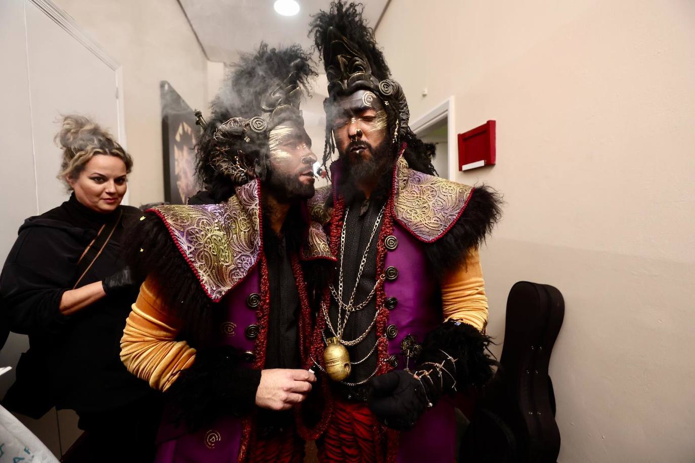 Una de animales en el Falla: ovejas negras, grinchs y el fondo marino de la Caleta, en camerinos