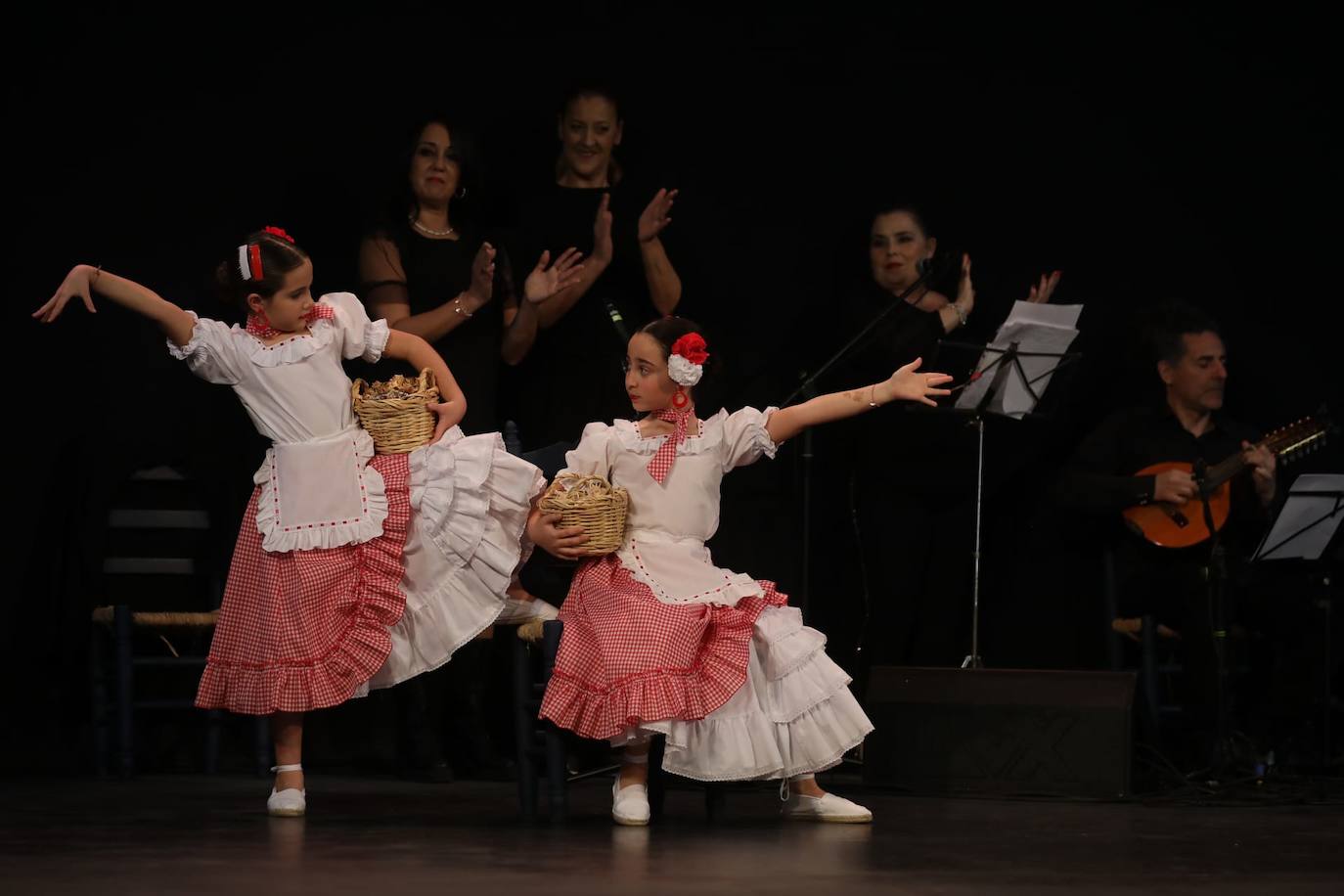 Fotos: Pregón infantil, tanquillos y circuito de agrupaciones en el miércoles de Carnaval