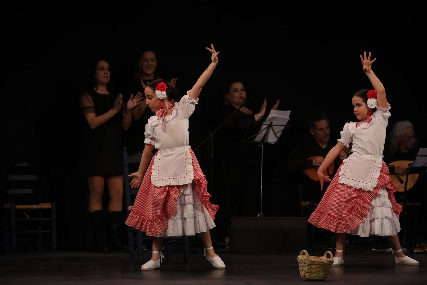 Fotos: Pregón infantil, tanquillos y circuito de agrupaciones en el miércoles de Carnaval