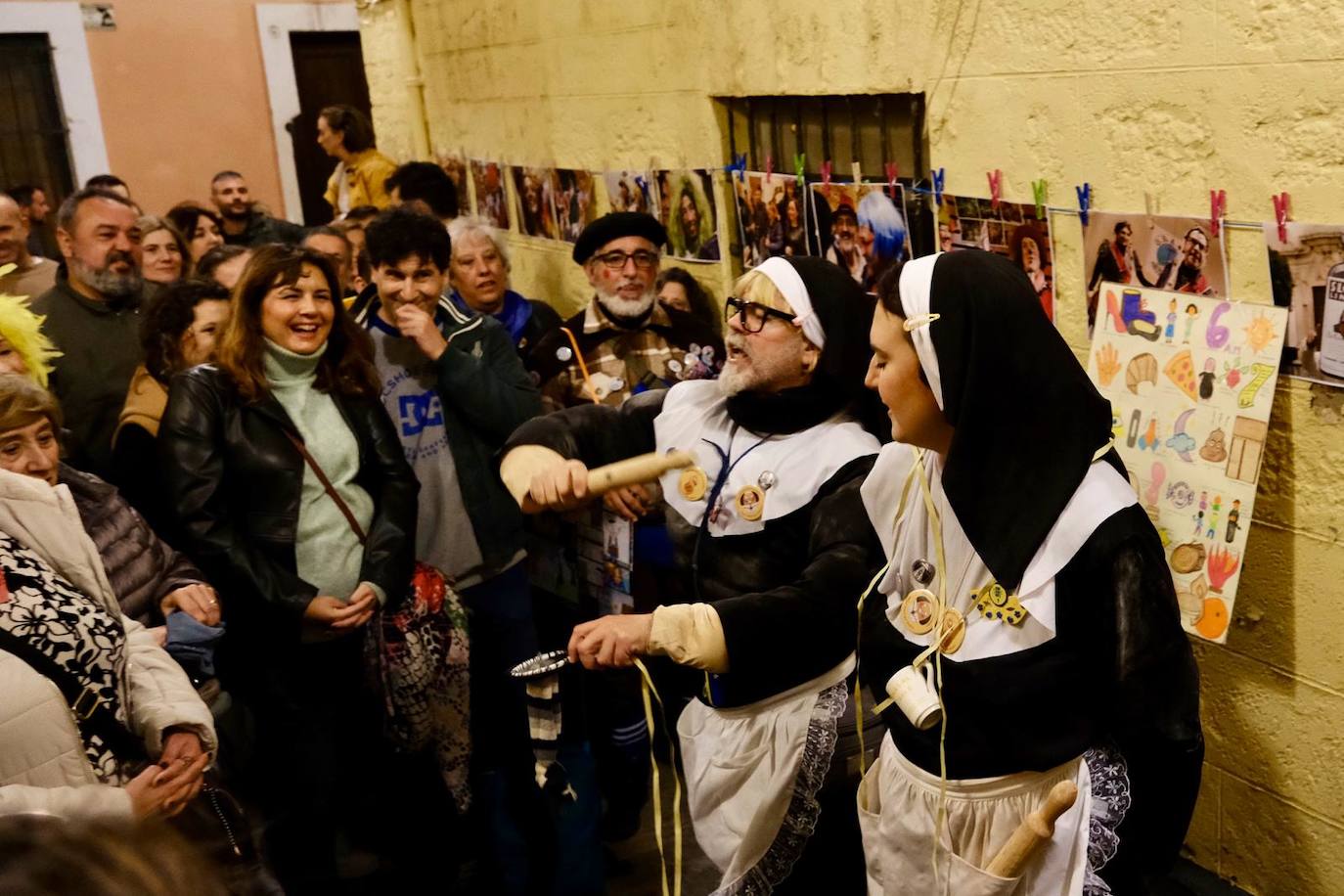 Imágenes del jueves de Carnaval: Tablaos, Aguja de Oro, Javi Medina y Riki Rivera