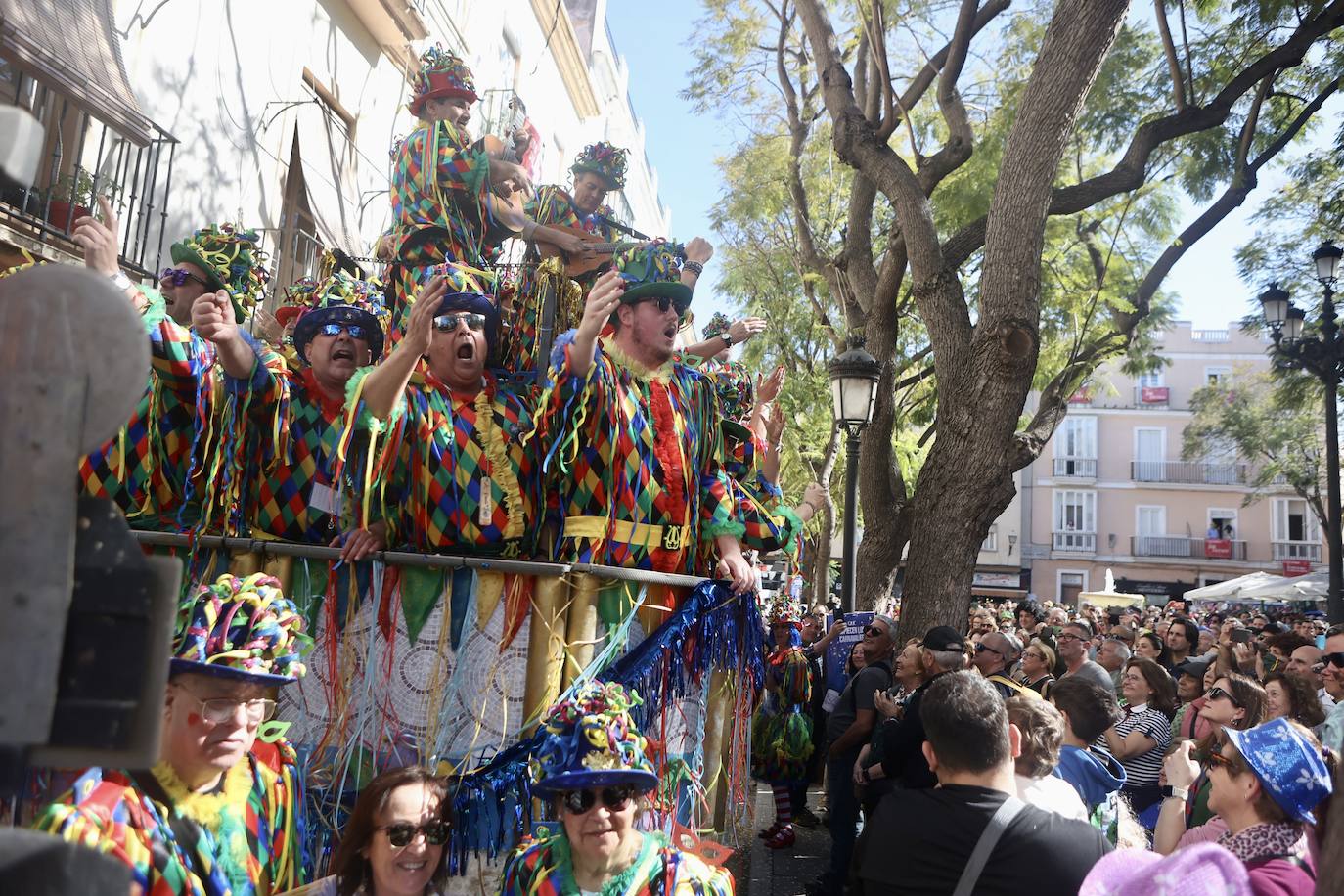 Fotos: Tanguillos, coros y gran ambiente en el sábado de Carnaval