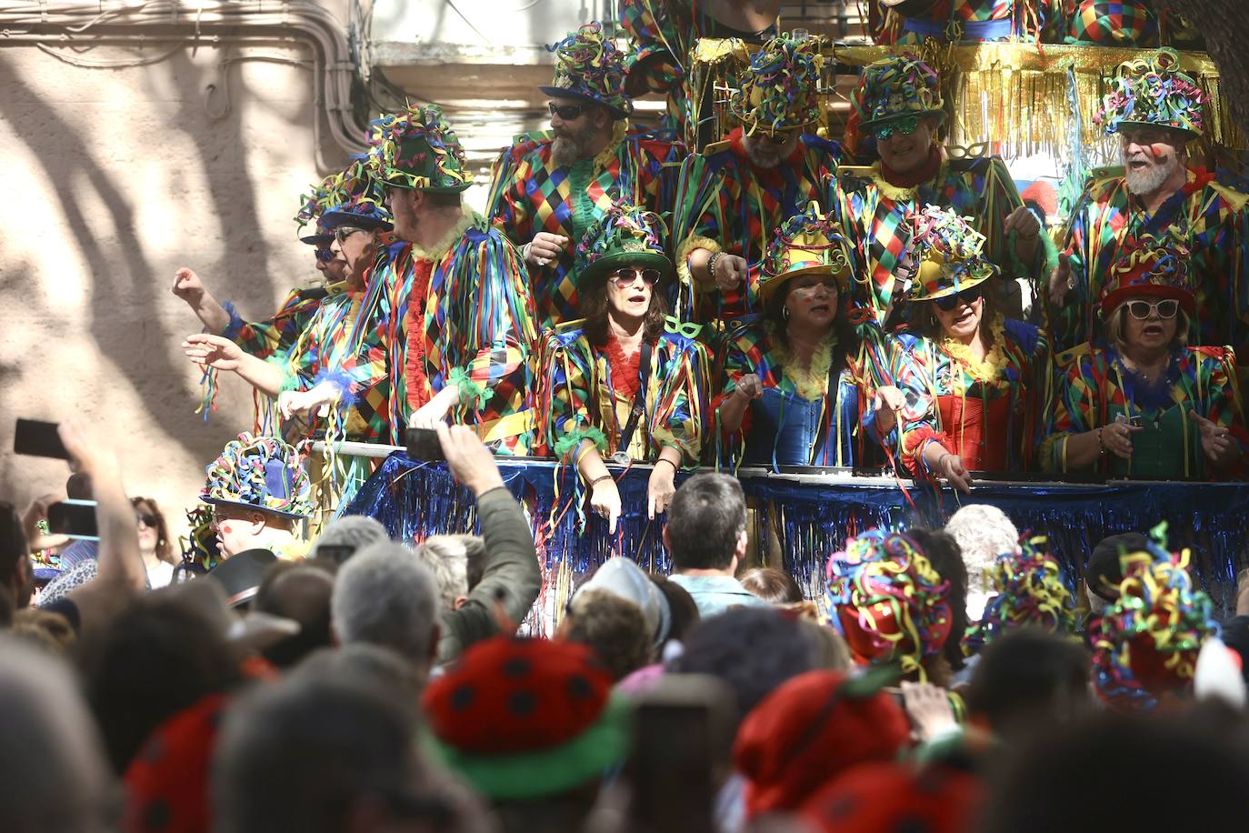 Fotos: Tanguillos, coros y gran ambiente en el sábado de Carnaval