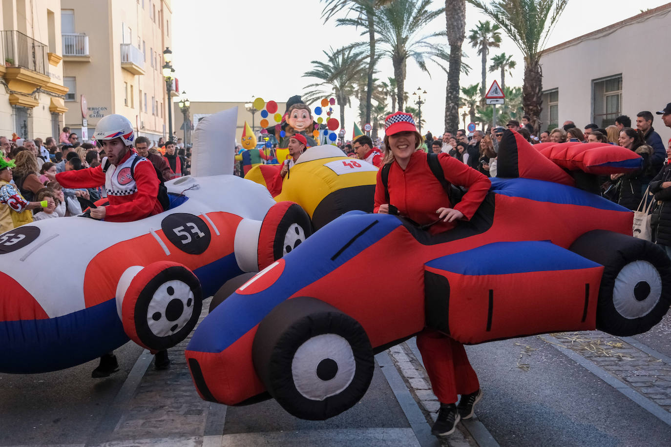 Fotos: La Cabalgata del Humor y El Arrebato cierran el sábado de carnaval