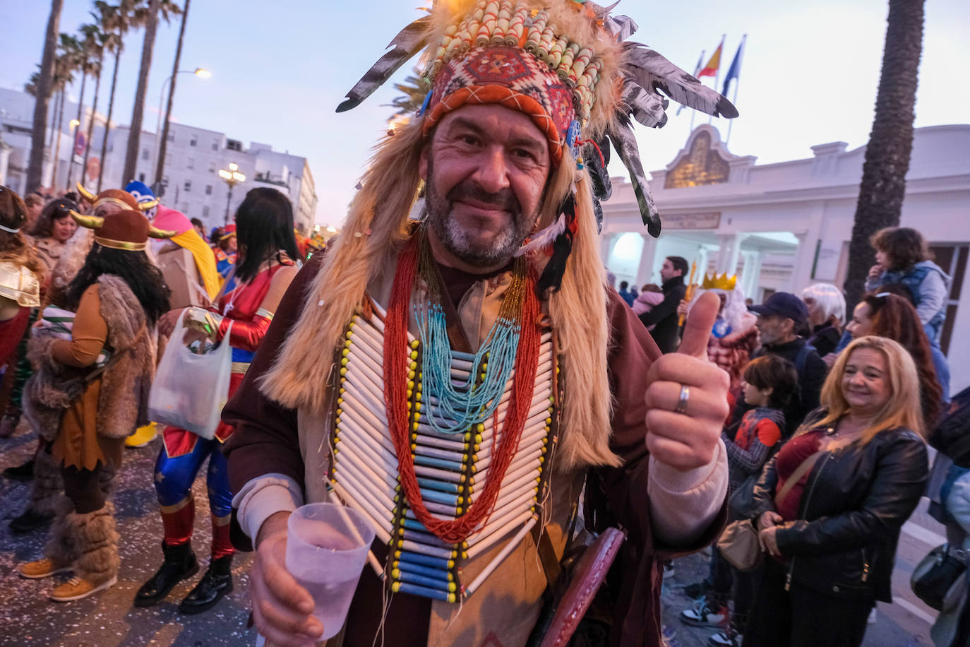 Fotos: La Cabalgata del Humor y El Arrebato cierran el sábado de carnaval