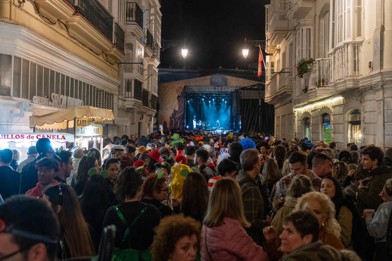 Fotos: La Cabalgata del Humor y El Arrebato cierran el sábado de carnaval