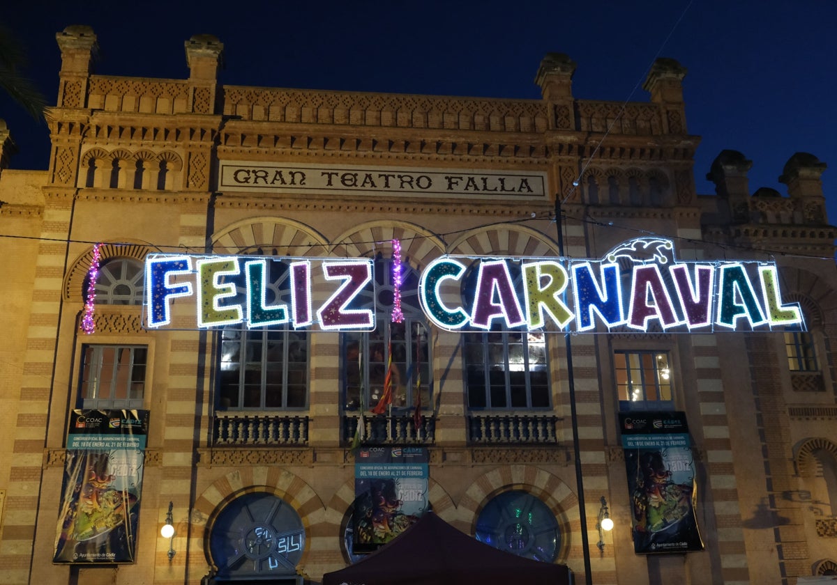 El Carnaval de Cádiz recupera sus luces