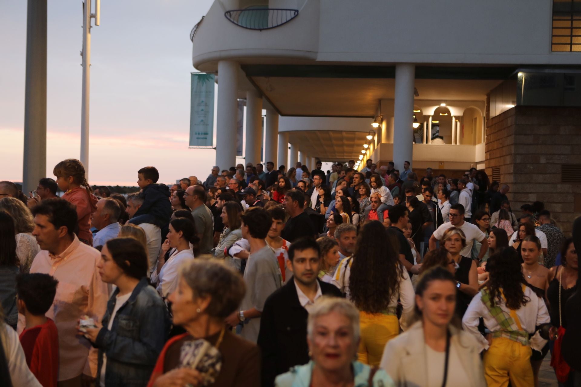 Las mejores fotos del Carnaval de verano en el Paseo Marítimo de Cádiz