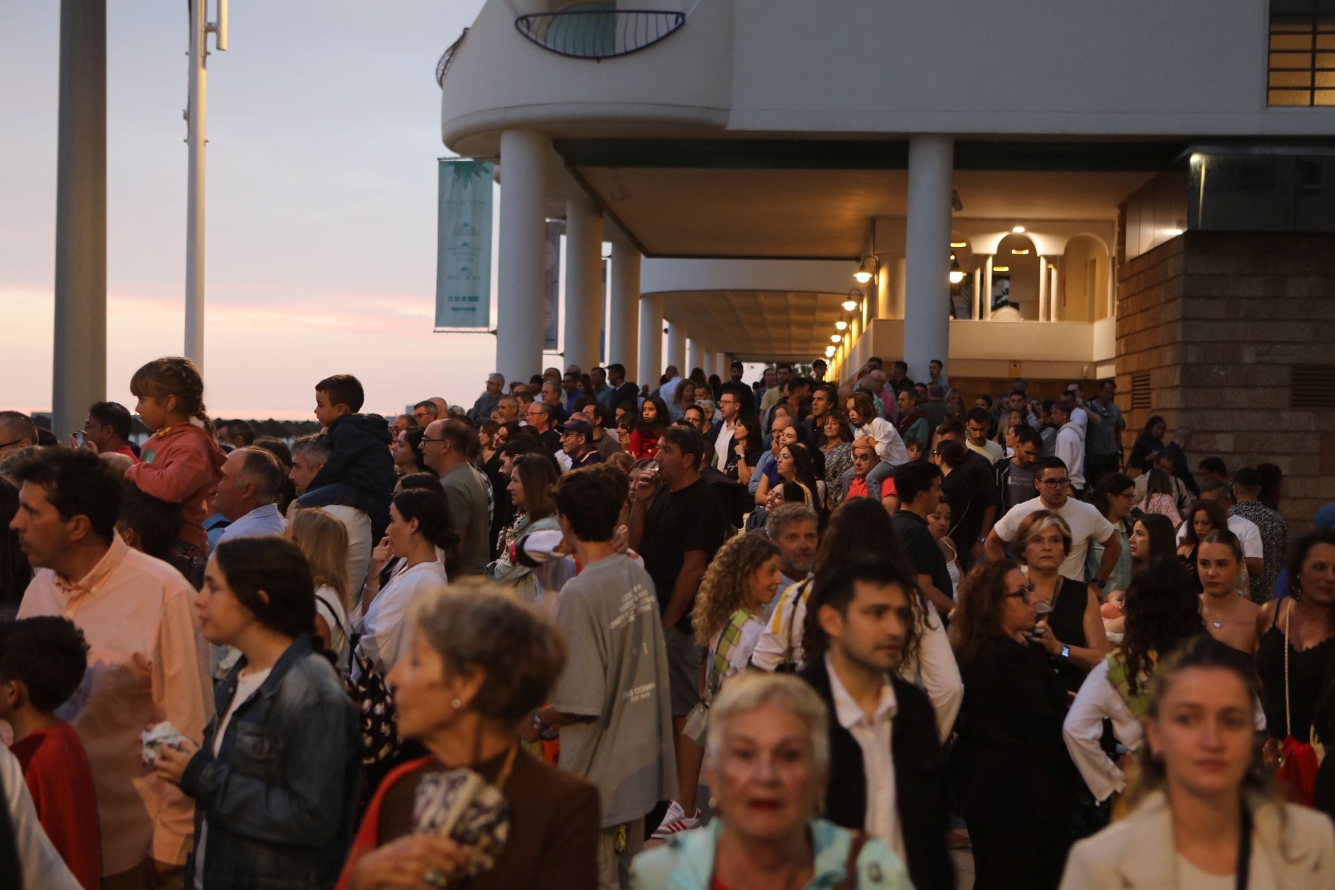 Las mejores fotos del Carnaval de verano en el Paseo Marítimo de Cádiz